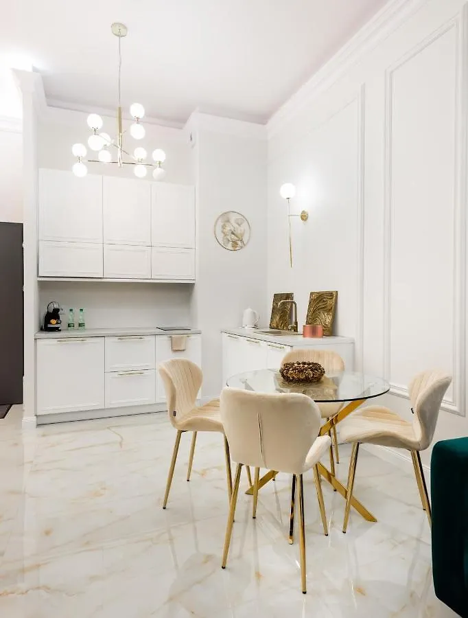 New Praga Ladies' & Gentlemen'S Apartments Warsaw