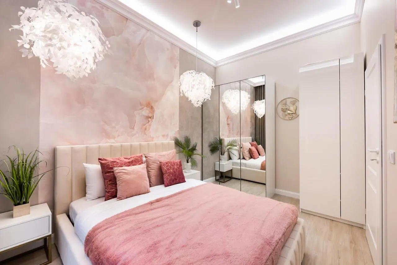 New Praga Ladies' & Gentlemen'S Apartments Warsaw