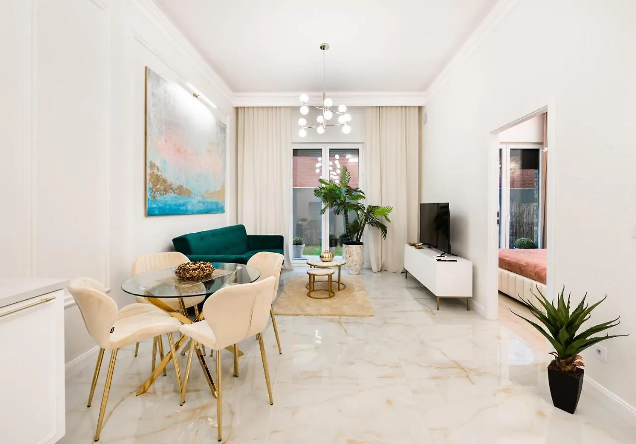 New Praga Ladies' & Gentlemen'S Apartments Warszawa
