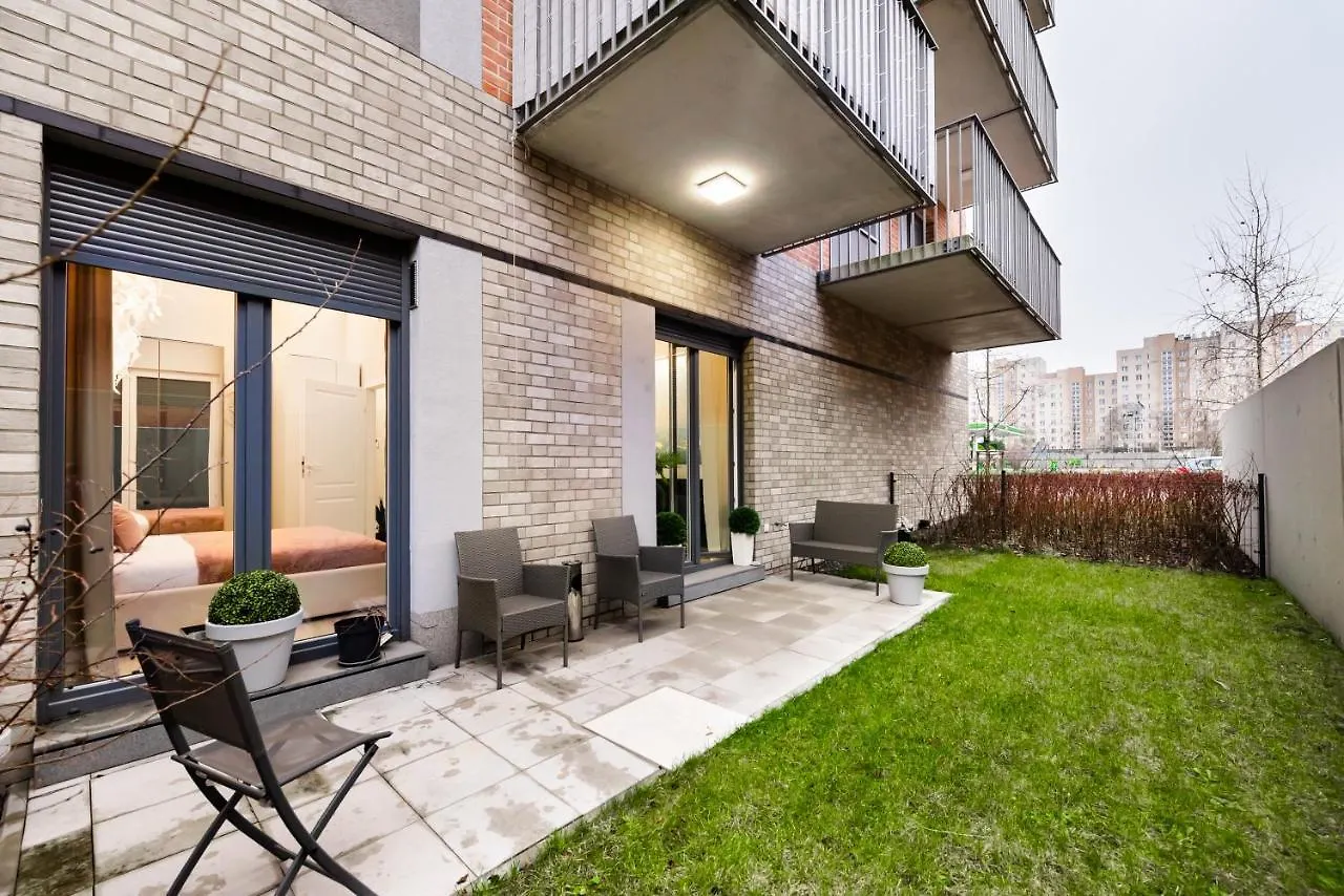 New Praga Ladies' & Gentlemen'S Apartments Warszawa Polska